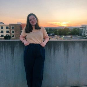 Meet your Posher, Abbie